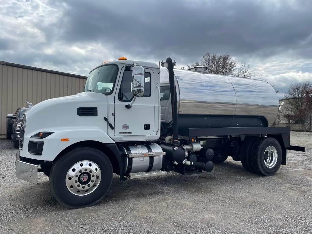 2025 Mack MD7 Vacuum Truck - Iron-Vac 2800 Polish Aluminum Tank Tank Body
