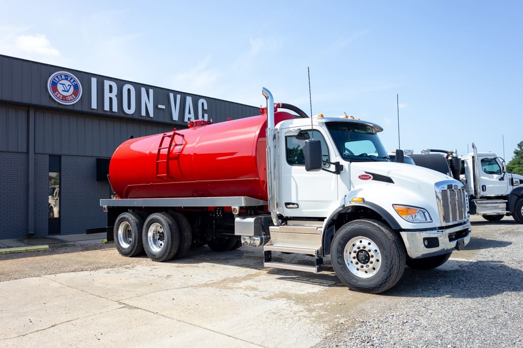 IN-STOCK 2025 Peterbilt 548 Sewer Septic Truck – 4,200 Gallon Steel Tank