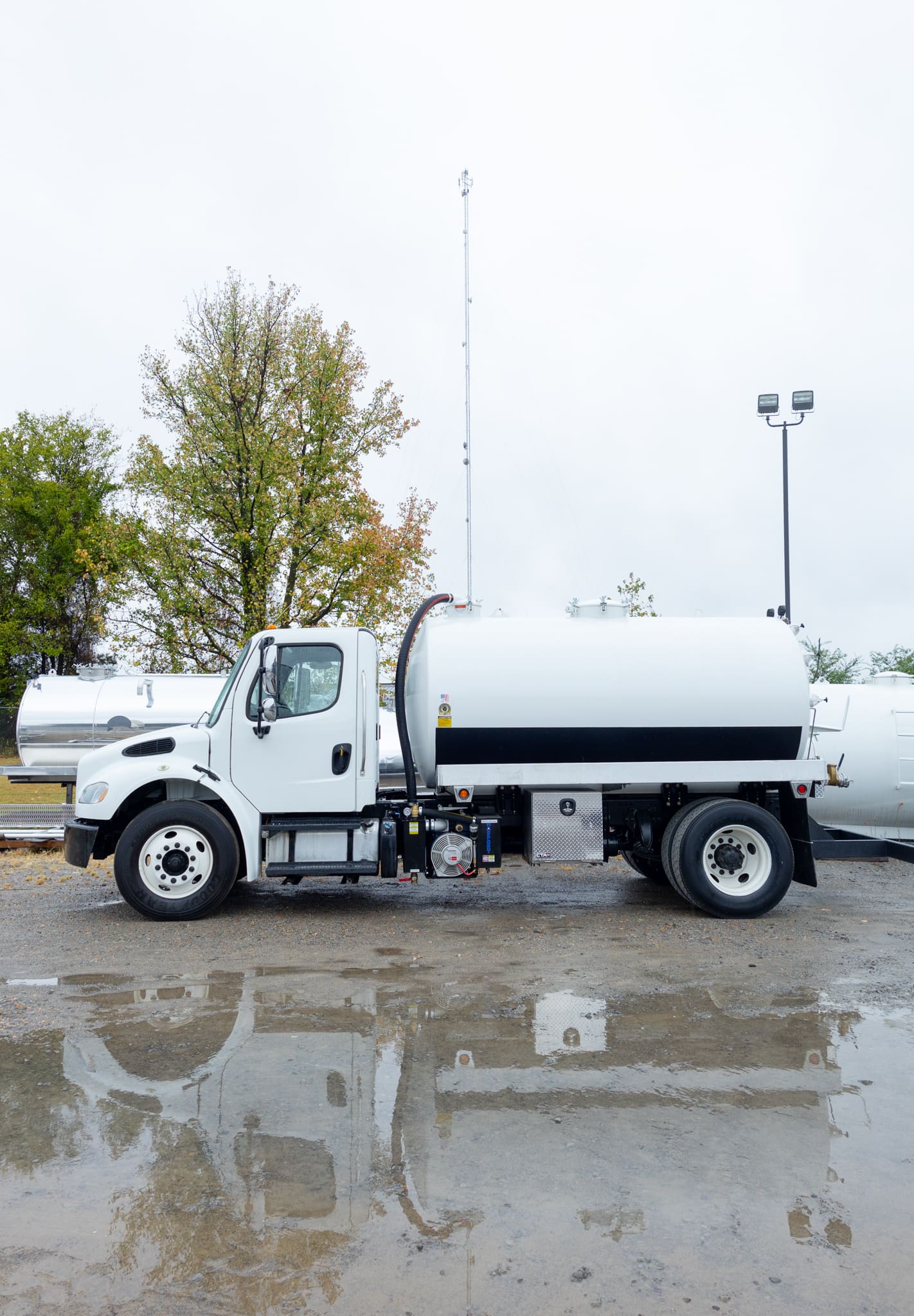 2016 Freightliner M2 – 2,100-Gallon Steel Septic Truck with Bedliner & Toolbox
